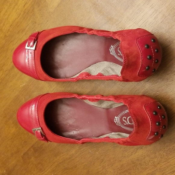 LIVING YOUR BEST LIFE❣️Red Tod's Shoes - Picture 8 of 10